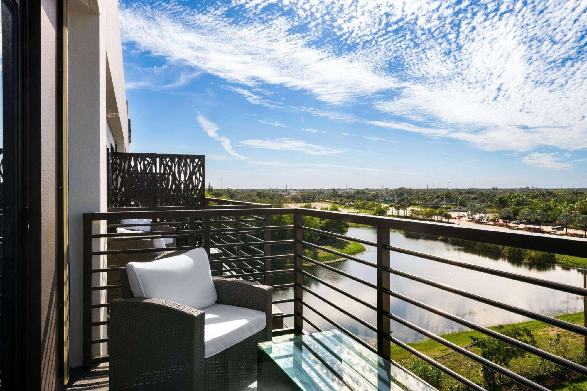 Dolce By Wyndham Hollywood Hotell Exteriör bild