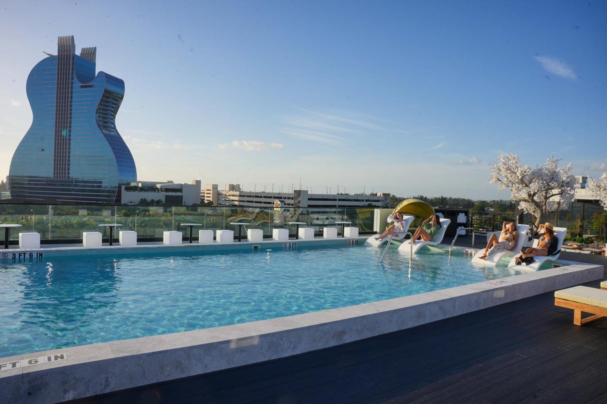 Dolce By Wyndham Hollywood Hotell Exteriör bild